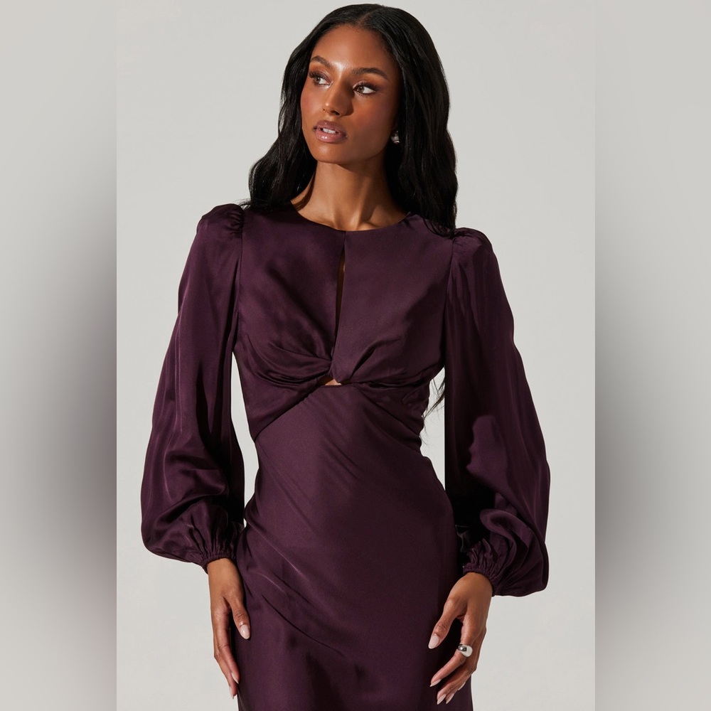 ASTR the Label - NWOT Elegant Purple Long Sleeve Dress (Size XL) (Lot 9 Item 06) - Picture 2 of 6